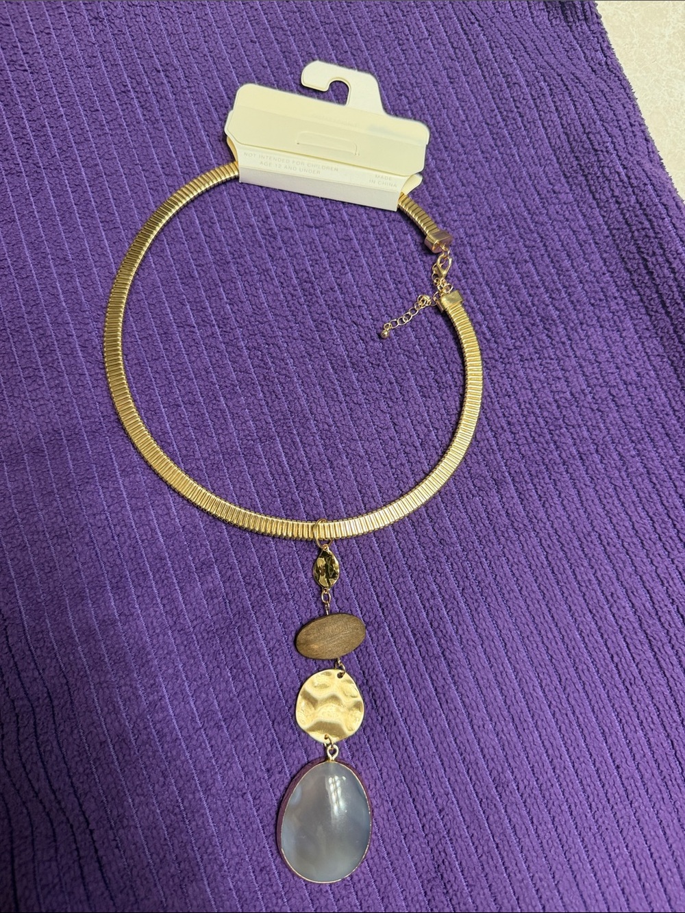 Gold-Tone Pendant Statement Necklace in Gold